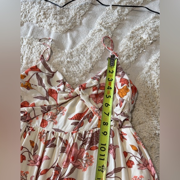 Petal + Pup Tusmore Dress in Cream size 6 - Picture 6 of 8